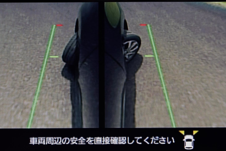 パノラミックビュー(画面表示例:左右サイドビュー)